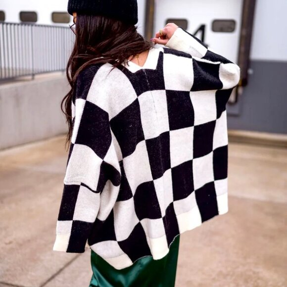 Dressed in Lala - Love You Oversized Checkerboard Cardigan - L/XL - Blk/Wht - Picture 2 of 7